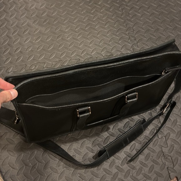 Levenger Black Leather Business Tote Notebook Briefcase Bag Documents Shoulder - Picture 7 of 11